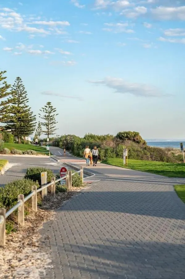 Level Up Henley Apartment Grange
