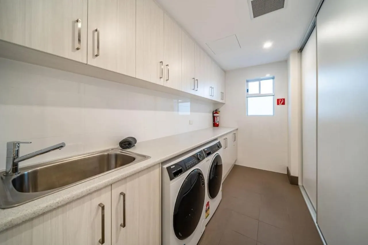Level Up Henley Apartment Grange